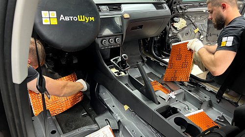 Виброизоляция пола Шкода Рапид